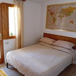 Benjamin Room